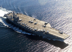 Иран ударил по авианосцу США и военным базам: сообщается о серии эффективных попаданий иранских ракет