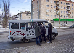Камышинское ноу-хау: размалевать рекламой маршрутки "с ног до головы"? - камышанин