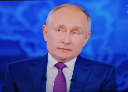 Владимир Путин на "прямой связи" с россиянами рассекретил, какой вакциной привился, и объяснил, почему морковка стоит дороже бананов