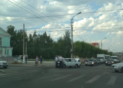 В Камышине попало в кадр ДТП на перекрестке у "Дружбы"