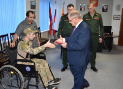 Герою СВО из Камышинского района вручён орден Мужества