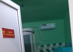 За ночь в военном госпитале Камышина, где лечатся раненные на Донбассе бойцы, установили две сплит-системы: в операционной и перевязочной