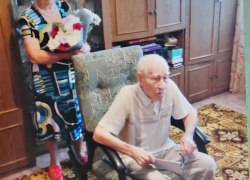 Глава Камышина Станислав Зинченко рассказал в личном телеграм-канале, как сходил на день рождения к 101-летнему фронтовику