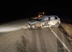 На московской трассе под Фролово водитель уснул за рулем и "впечатался" в прицеп грузовика