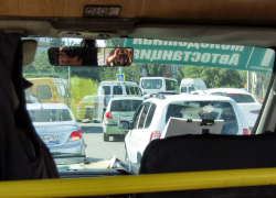 Большая пробка собралась на Бородинском мосту в Камышине с утра сегодня, 15 августа