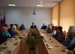 Камышинские ветераны ВЛКСМ  на встречи с главой города вспоминали свою комсомольскую биографию