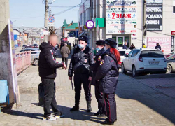 В Камышине оперативники разобрались с коммивояжером, цинично зачастившим за деньгами из-под матраса бабушки
