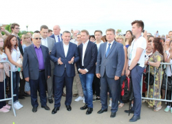 Почему губернатор Андрей Бочаров и глава Камышина Станислав Зинченко  не почтили своим вниманием презентацию Евгения Миронова