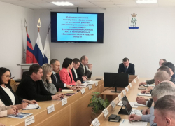 В администрации Камышина прошло совещание по очень важным для жителей вопросам, связанным с УК: конкретика осталась в тайне