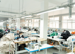 На работу приглашают швей: в Камышине открылась 15-я швейная фабрика (Объявление)