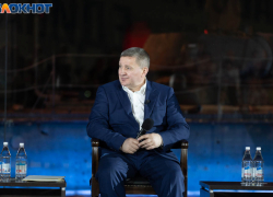 Волгоградский губернатор Бочаров ушел в отпуск, последует ли за губернатором глава Камышина Зинченко - неизвестно