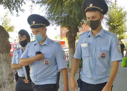 Камышинскими полицейскими задержан грабитель, привязавший скотчем к стулу пенсионерку для выбивания данных о банковской карте