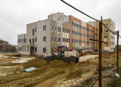 В Камышине заметно ускорение на объекте новой поликлиники