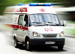 Жена в эмоциях вонзила мужу в живот нож и побежала вызывать "скорую"