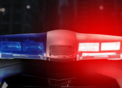 Водители двух авто ночью сошлись лоб в лоб на московской трассе, но чудом остались живы