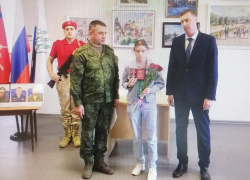 В Камышине родным погибших в СВО бойцов передали ордена героев