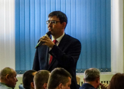 По какому случаю участники отчета Зинченко аплодировали председателю городского комитета ЖКХ Колескину (ВИДЕО)