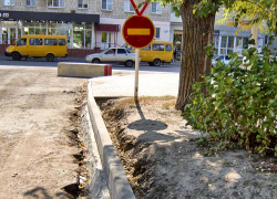 В Камышине постепенно начинает просматриваться новый вид перекрытой улицы Крупской