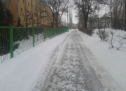 Службы благоустройства Камышина в режиме без выходных расчищают дороги и тротуары