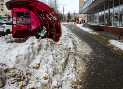 В камышинском "Благоустройстве" решили ждать, пока сугробы у остановок растают сами? - камышанка