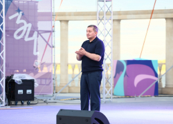 Андрей Бочаров пришел на молодежный фестиваль и рассказал, почему важно мечтать