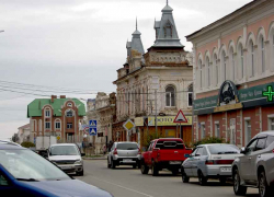 В Камышине попытка вернуть водительское удостоверение за взятку привела водителя на скамью подсудимых, приговор прозвучал