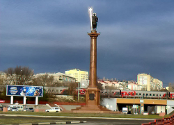 Наблюдала свечение над памятником Димитрию Солунскому - может, городу с чем-то повезет? - камышанка