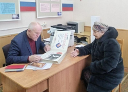 К спикеру Камышинской городской думы Владимиру Пономареву пришли люди - их жалобы слуга народа "послал" на контроль