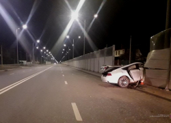 "Ауди" с полным салоном врезалась в ограждение: все чудом выжившие на операционном столе