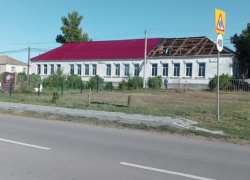 В Камышинском районе меняют кровлю в Сестренской сельской школе
