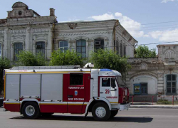 В центре города Петров Вал Камышинского района вспыхнул "Рено"