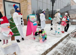 Как в Камышине на площадке у ДК "Текстильщик" проходил ставший уже традиционным конкурс снеговиков