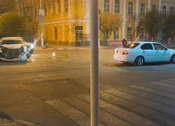 В ДТП, которое камышане активно обсуждали в соцсетях, никто не пострадал, кроме "железок"