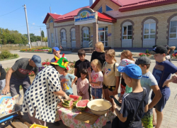 В глубинке Камышинского района устроили свою "Арбузную обжорку"