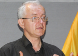 Кандидат в депутаты Госдумы Олег Шеин: "В стране денег вагон, а рядом с россиянами из списка "Форбс" столько бедствующих..."