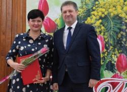 Станислав Зинченко по случаю праздника пожелал камышанкам "объять необъятное" -- добиваться больших  успехов в профессии и быть надежным тылом