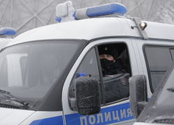 Новенькие две "Газели", "Гранту" и "Весту" получила камышинская полиция на "новогоднем параде" в Волгограде