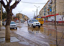 Разыскиваемый полицией Камышина мальчик ночью спал в подъезде, а днем гулял по магазинам