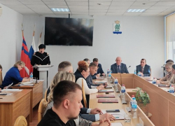 Депутаты думы присвоили имена героев двум городским школам и прекратили полномочия мэрии по управлению ликвидированными МУПами в Камышине