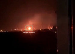 Удар 3 ноября по НПЗ Саратова, что в 200 км от Камышина: украинцы попали в защитную сетку и распереживались - на Украине массово "зажгли" российские «Кинжалы»