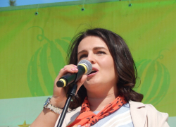 Для депутата камышан в Госдуме Анны Кувычко провели экскурсию по школе-новостройке