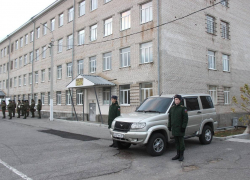 В Камышине в распоряжение 33-го мотострелкового полка, выполняющего боевые задачи в зоне СВО, передали УАЗ
