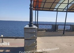 Ну, это "треш": камышане недоумевают, почему нельзя как следует содержать в порядке хотя бы центральную набережную