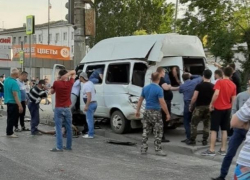 КамАЗ с отказавшими тормозами протаранил маршрутку: 16 пассажиров пострадали, - "Блокнот Волгограда"