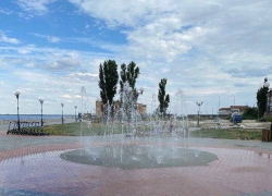 Администрация Камышина, наконец, рассекретила, в какие часы она будет запускать плоский фонтан на набережной