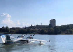 Чтобы поесть арбузов с бахчи, туристы стали не только приземляться в Камышине, но и приводняться