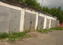 В гаражном кооперативе Камышина следователи изучают обстоятельства некриминальной смерти горожанина