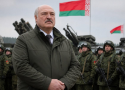 «Мы точечно будем отмобилизовывать части»: Лукашенко приказал готовить белорусскую армию к войне