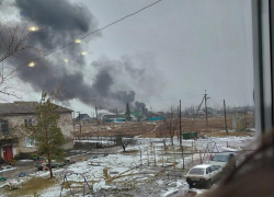 Упавшие в 130 километрах от Камышина неизвестные обломки повредили два сельских дома