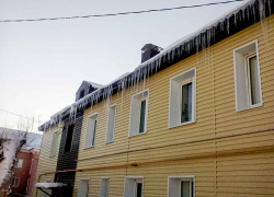В Камышинской городской прокуратуре готовы заниматься сосульками и неповоротливыми УК